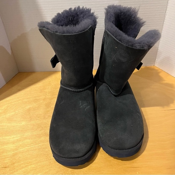 UGG Classic Knot Genuine Shearling Lined Short Boot Blue Size 9 #M1016416 - Picture 2 of 10